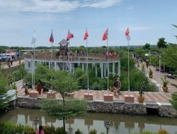 Libur Idul Fitri, Warga Padati Taman Wisata Mangrove