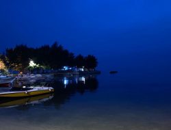 Bagi yang nggak suka keramaian, mungkin pulau ini menjadi opsi untuk dijadikan destinasi wisata anda