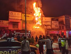 Toko Furniture di Citra Raya Cikupa Hangus Terbakar